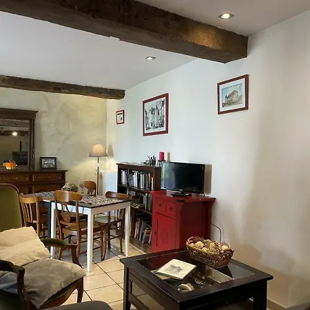 Gite Desertines, 4 Pieces, 8 Personnes - Fr-1-489-365 * Desertines (Allier)